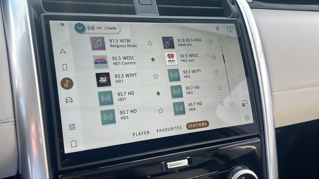 Used 2025 Black Land Rover S image 26