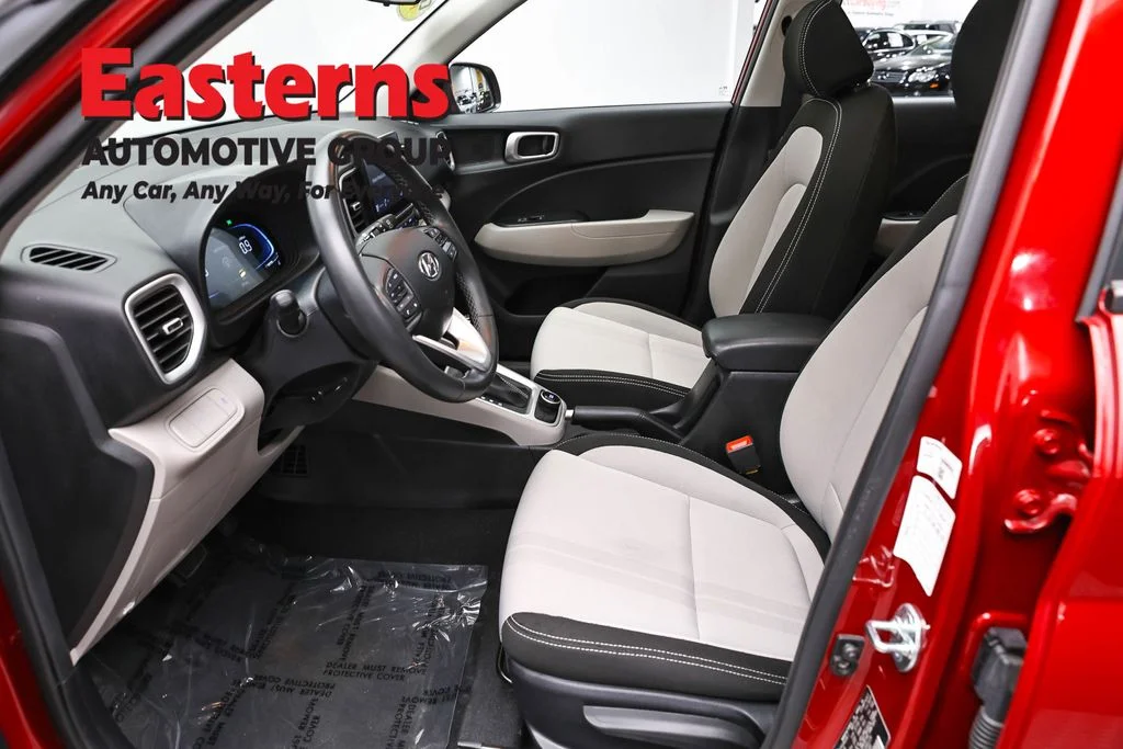 Used 2025 Red Hyundai SEL image 13