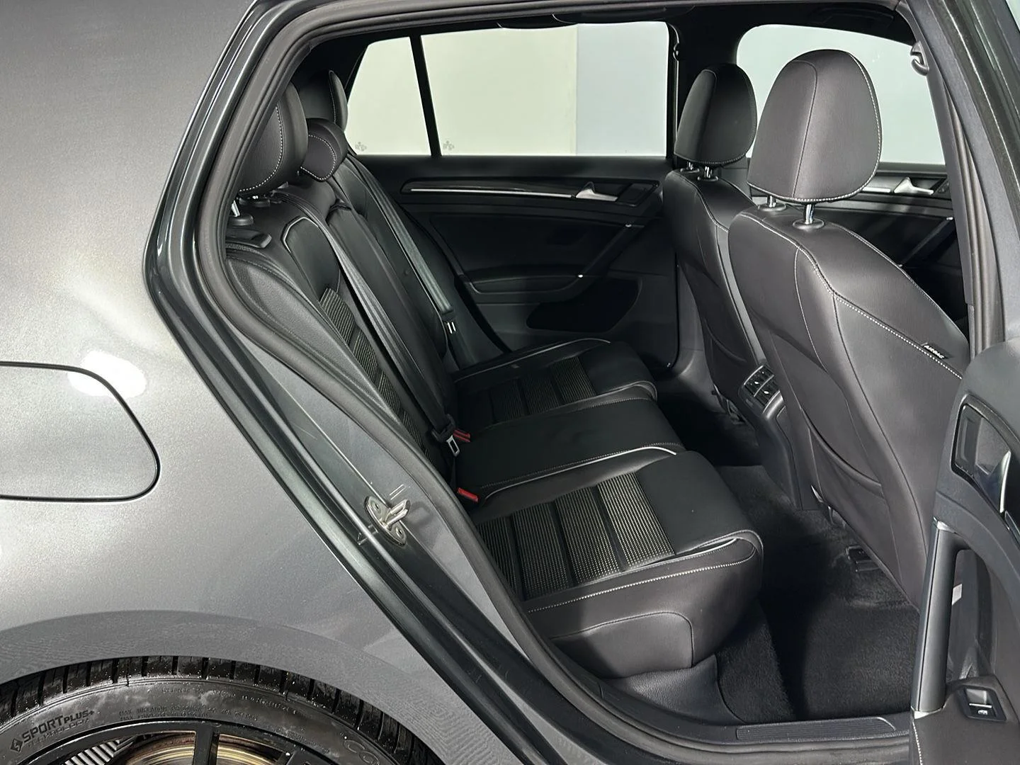 Used 2019 Indium Gray Metallic Volkswagen 4Motion image 26