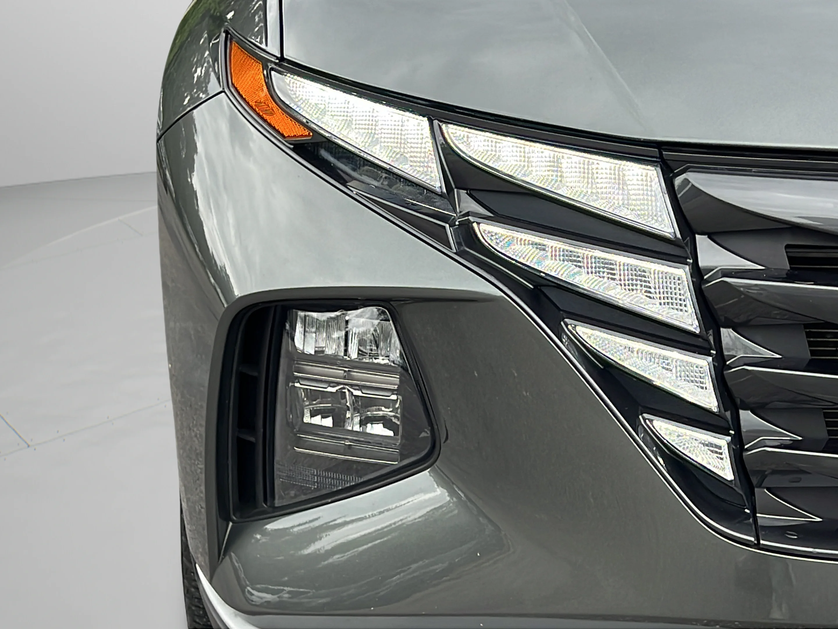 Used 2023 Amazon Gray Hyundai SEL image 23