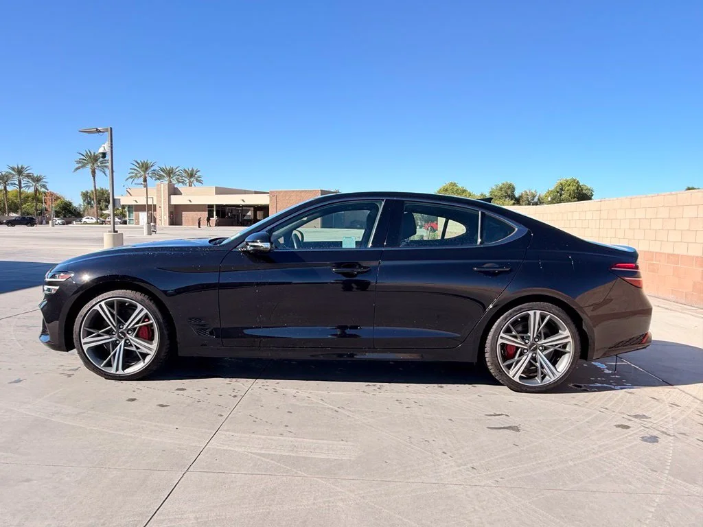 Used 2025 Black Genesis 3.3T Sport Advanced image 10