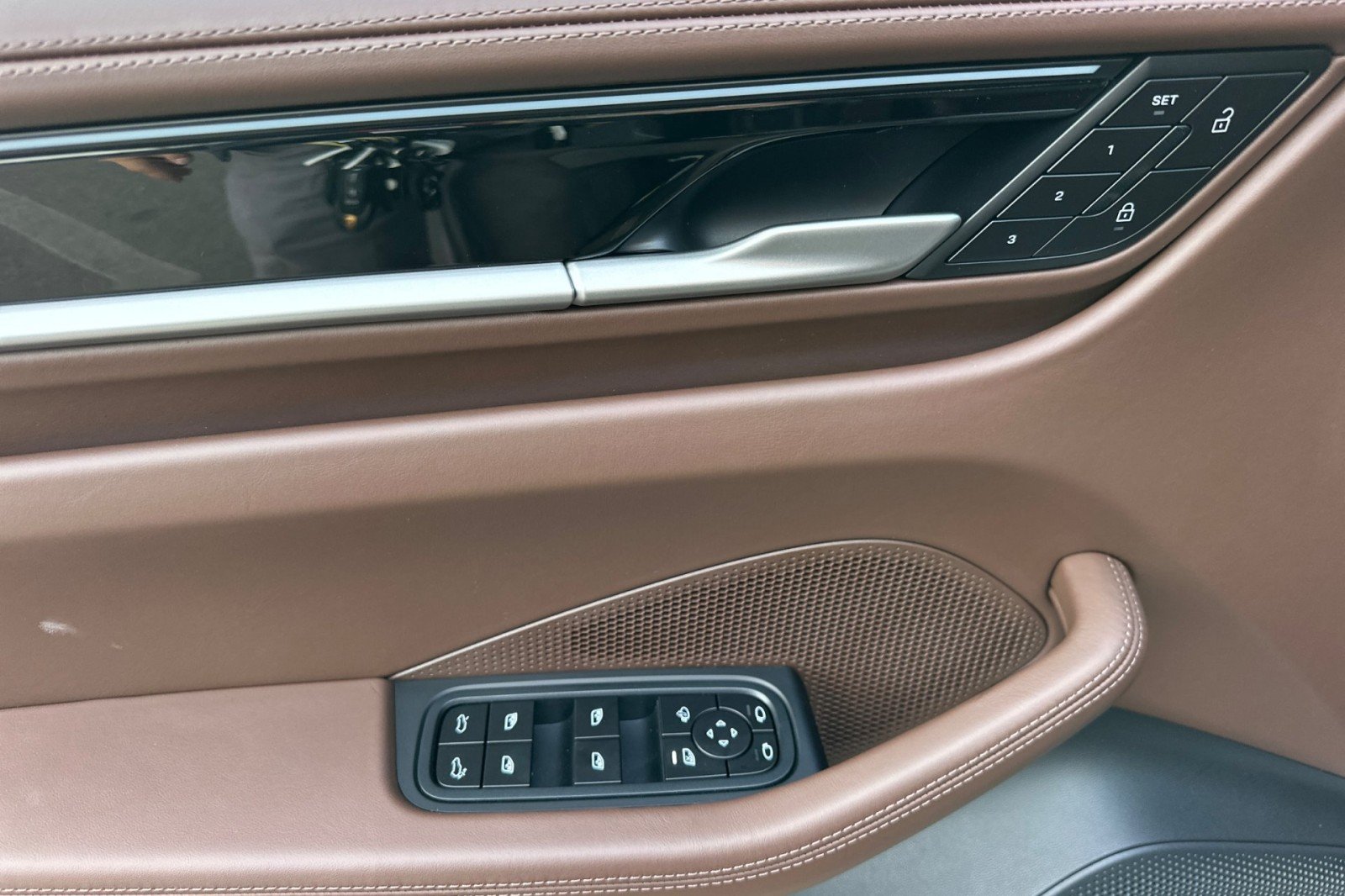 2026 Porsche Macan S - Photo 12