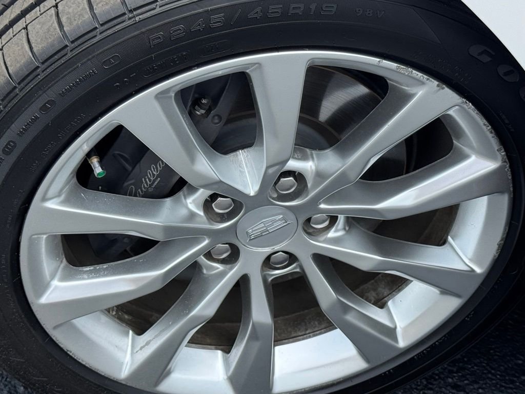 Used 2016 White Cadillac Luxury image 13