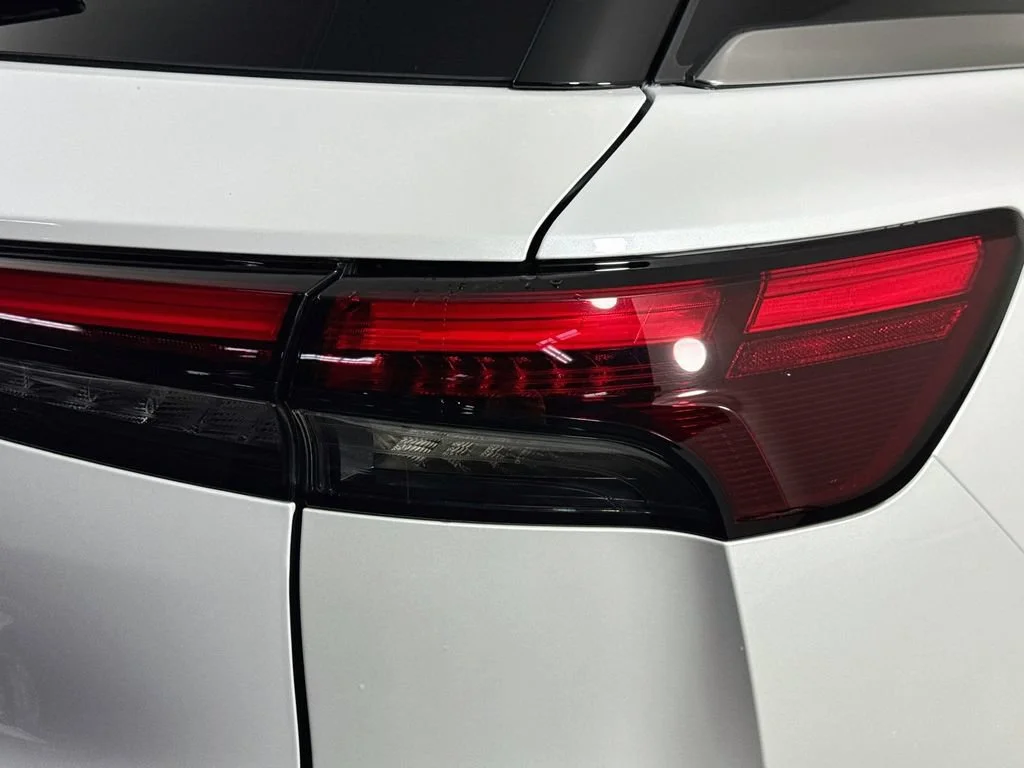 Certified Used 2027 White INFINITI PURE image 37