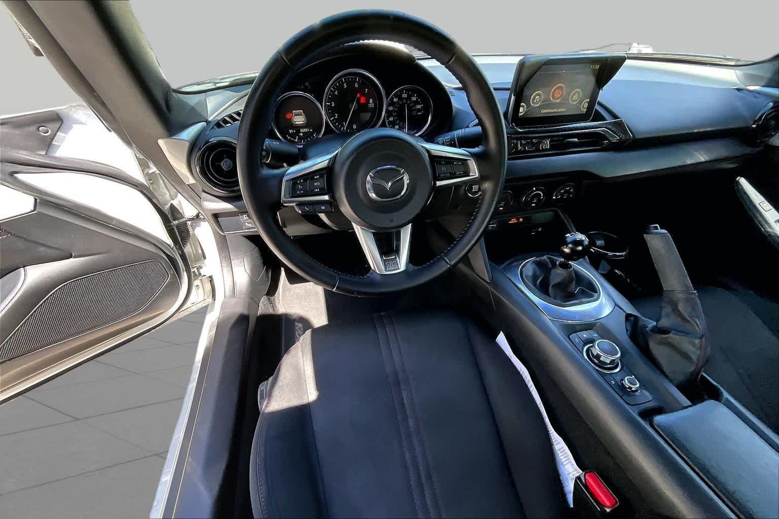 Used 2017 Ceramic Metallic Mazda Club image 6
