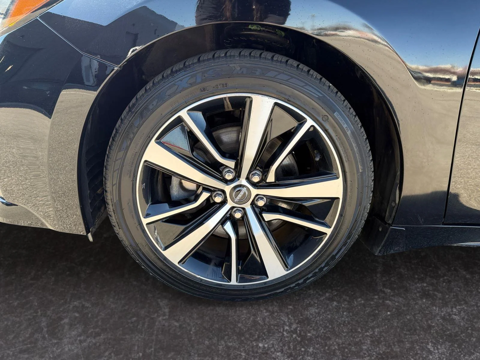 Used 2023 BLACK NISSAN SL SEDAN image 27