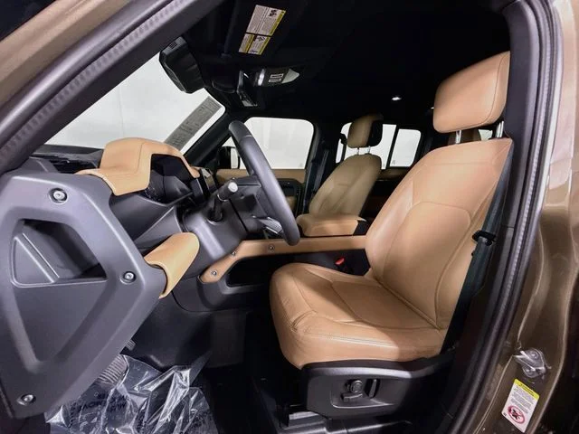 Certified Used 2025 Gray Land Rover X-Dynamic SE image 11