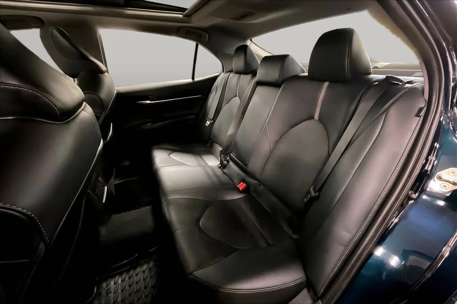 Used 2020 Galactic Aqua Mica Toyota XSE image 20