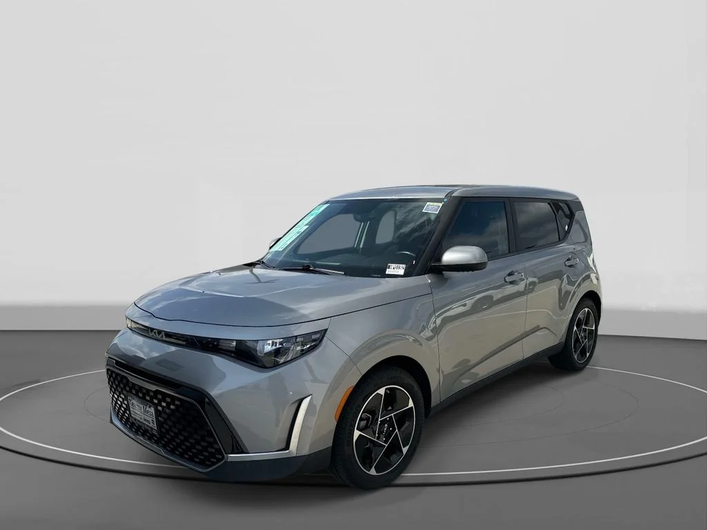 2023 Kia Soul 2.0L EX 6 IVT's photo