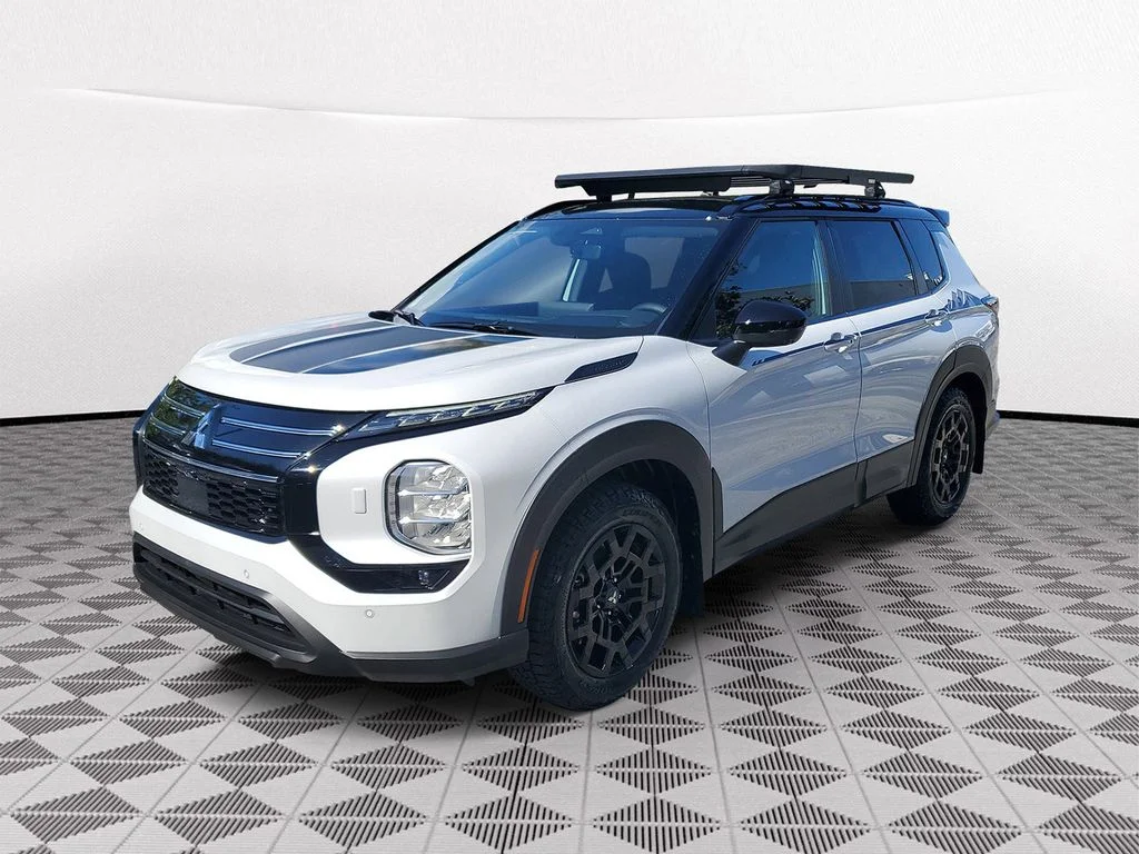 New 2026 White Mitsubishi Trail Edition image 3