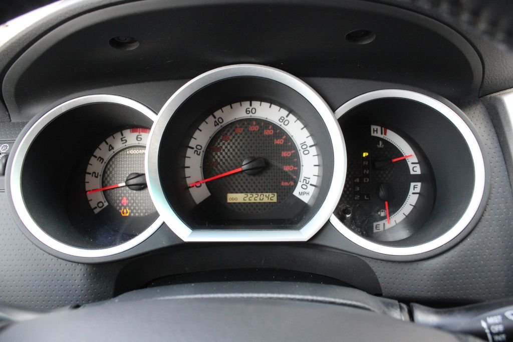 Used 2015 Pyrite Mica Toyota Base image 9