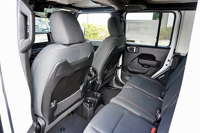 New 2026 Bright White Clear-Coat Exterior Paint Jeep Rubicon image 23