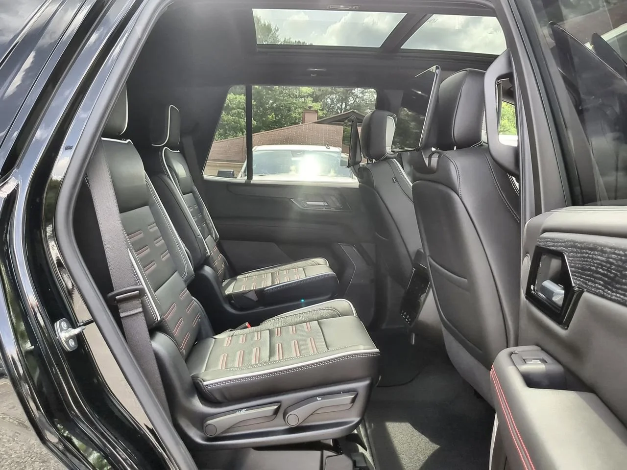 New 2026 Onyx Black GMC AT4 Ultimate image 28