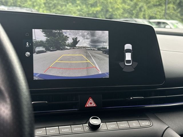 Used 2022 Blue Hyundai Base image 17
