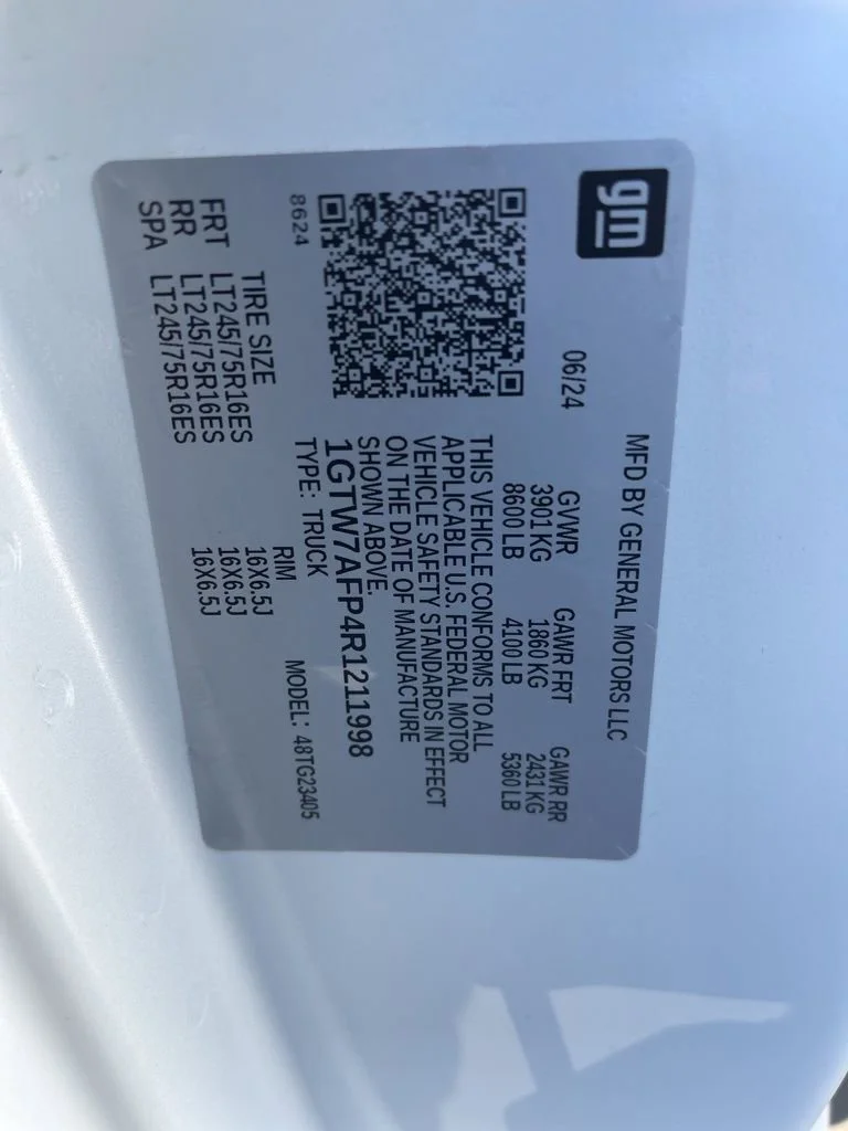 Used 2023 Summit White GMC Work Van image 31
