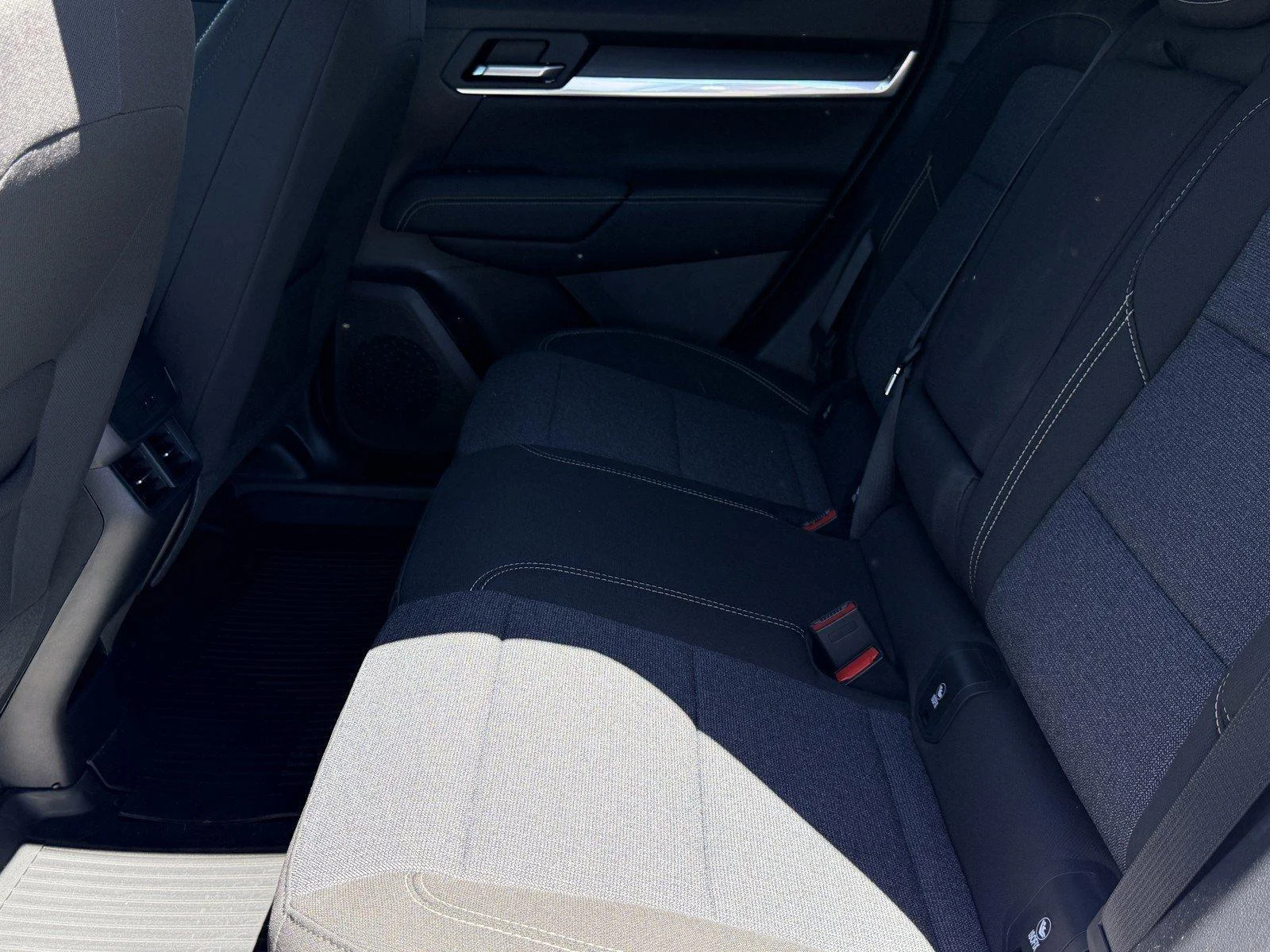 New 2026 Summit White GMC Elevation image 13