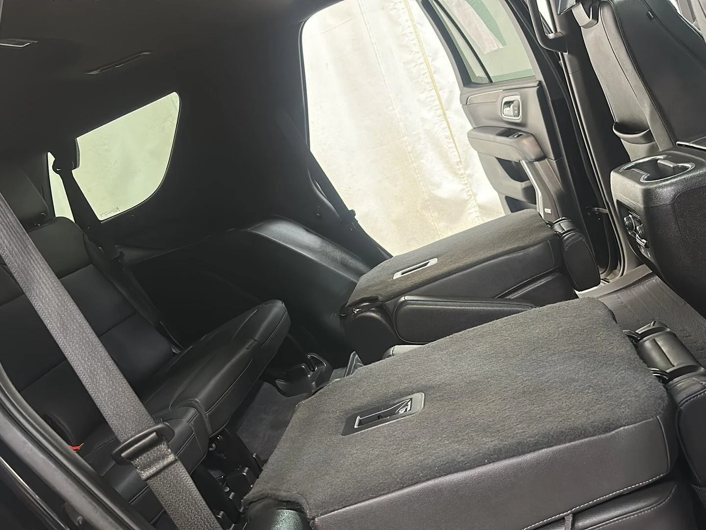 Used 2022 Black Chevrolet Z71 image 29