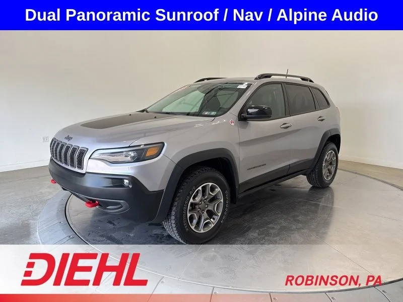 Used 2022 Silver Jeep Trailhawk image 3