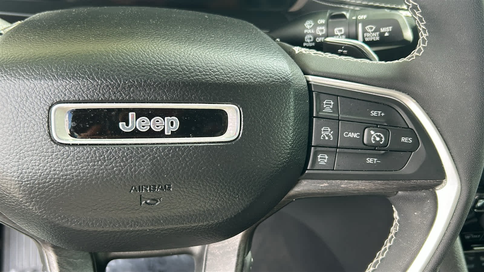 Used 2023 Bright White Clearcoat Jeep Limited image 16