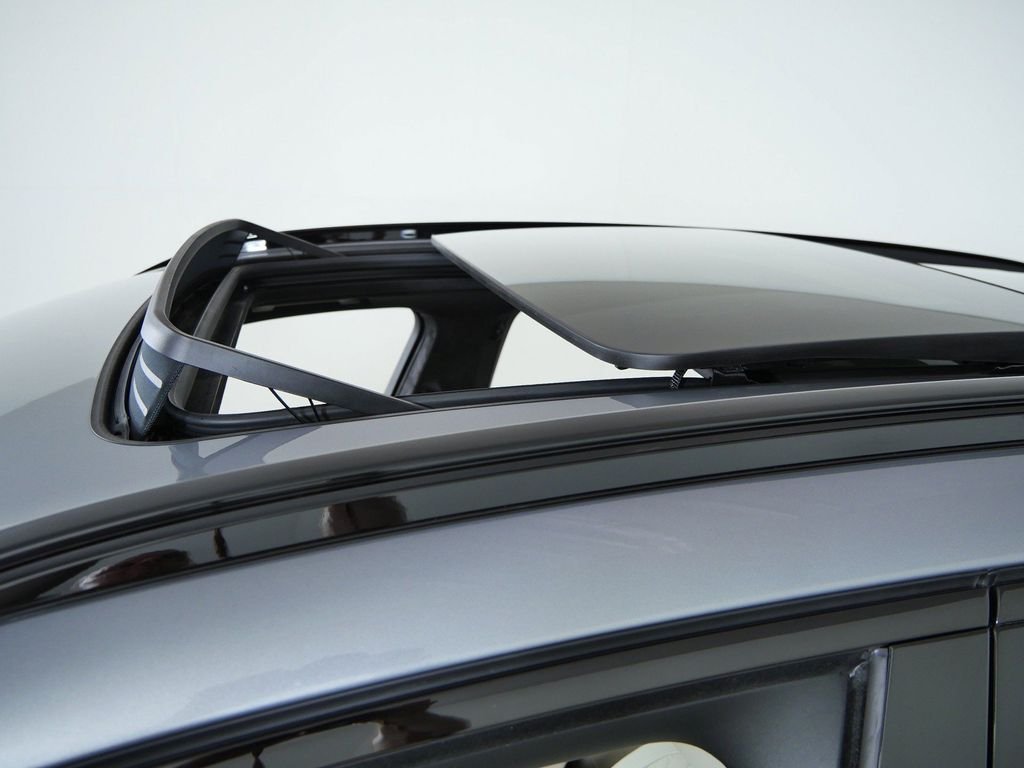 New 2026 Skyscraper Grey Metallic BMW xDrive50e image 18