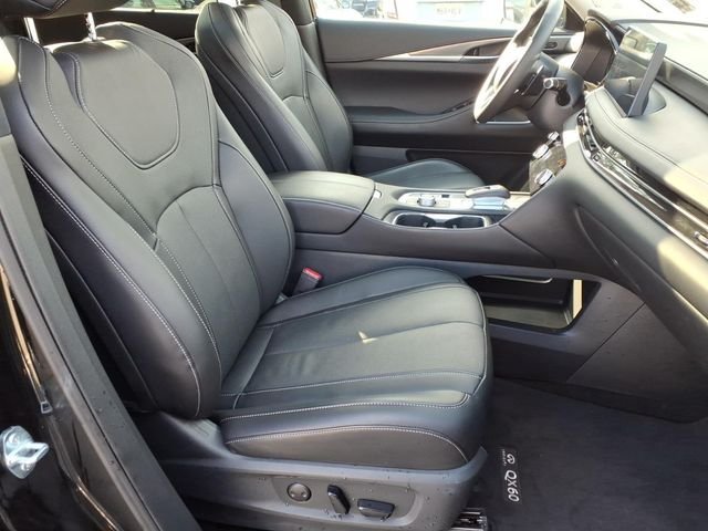 Used 2025 Black INFINITI LUXE image 20