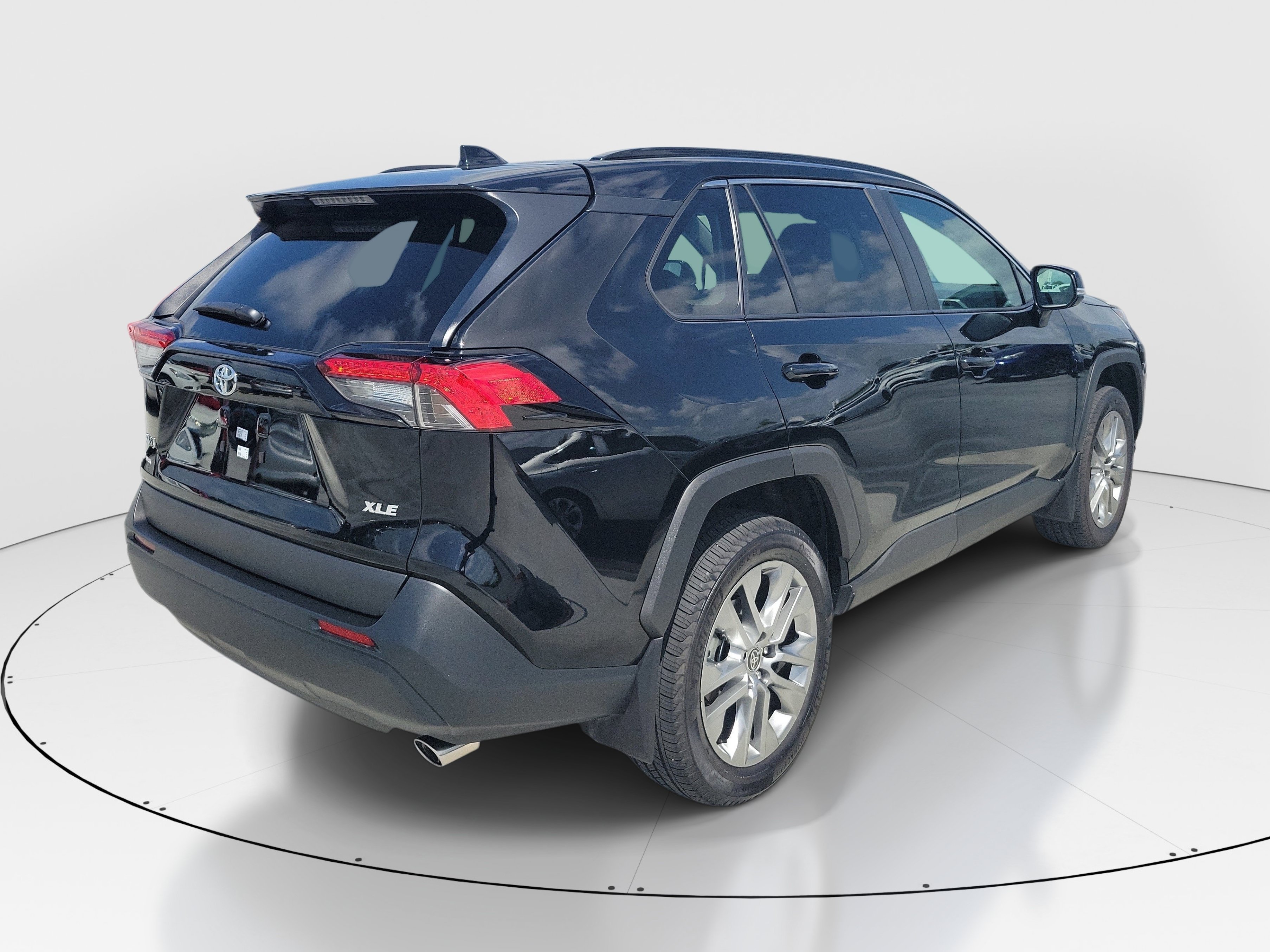Certified Used 2025 Midnight Black Metallic Toyota XLE Premium image 6