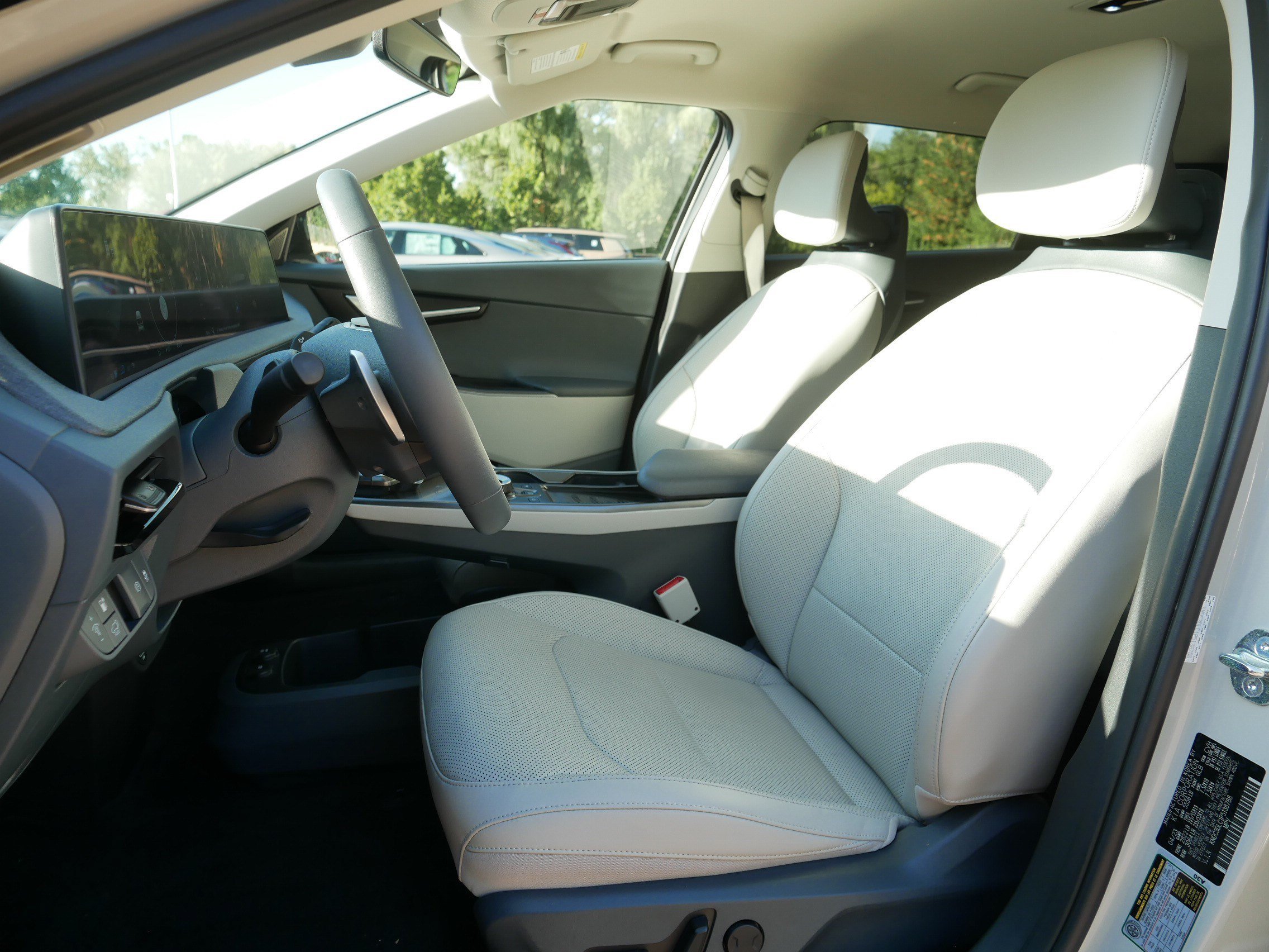 Certified Used 2023 Glacier Kia Wind image 33