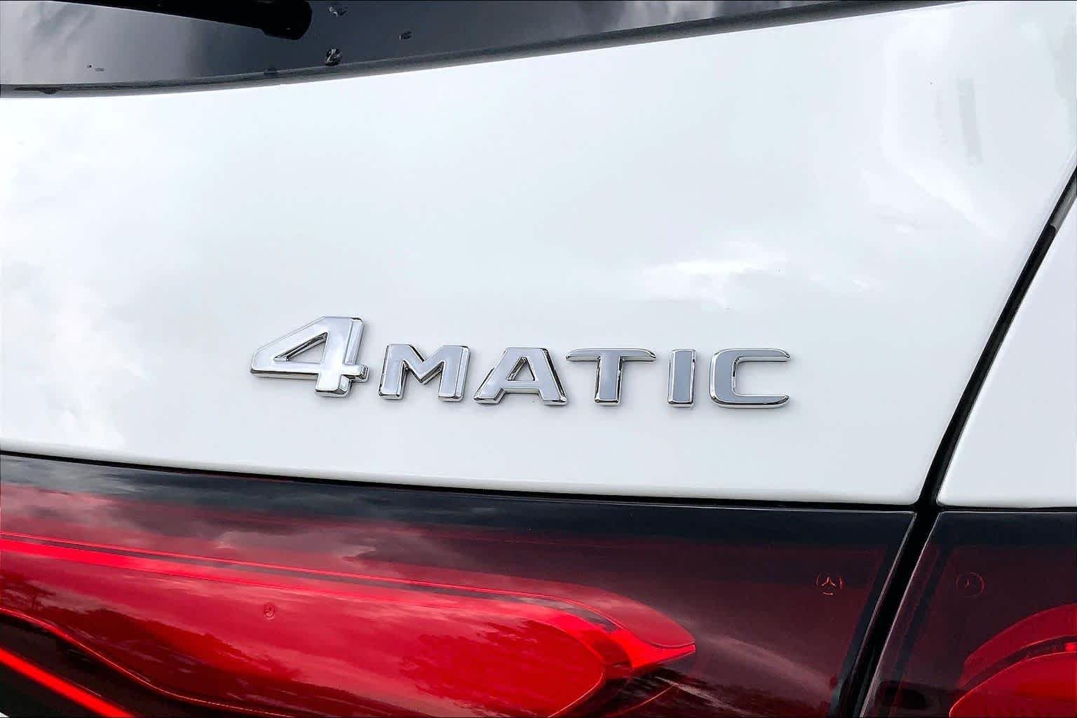 Certified Used 2025 Polar White Mercedes-Benz GLC 300 image 31