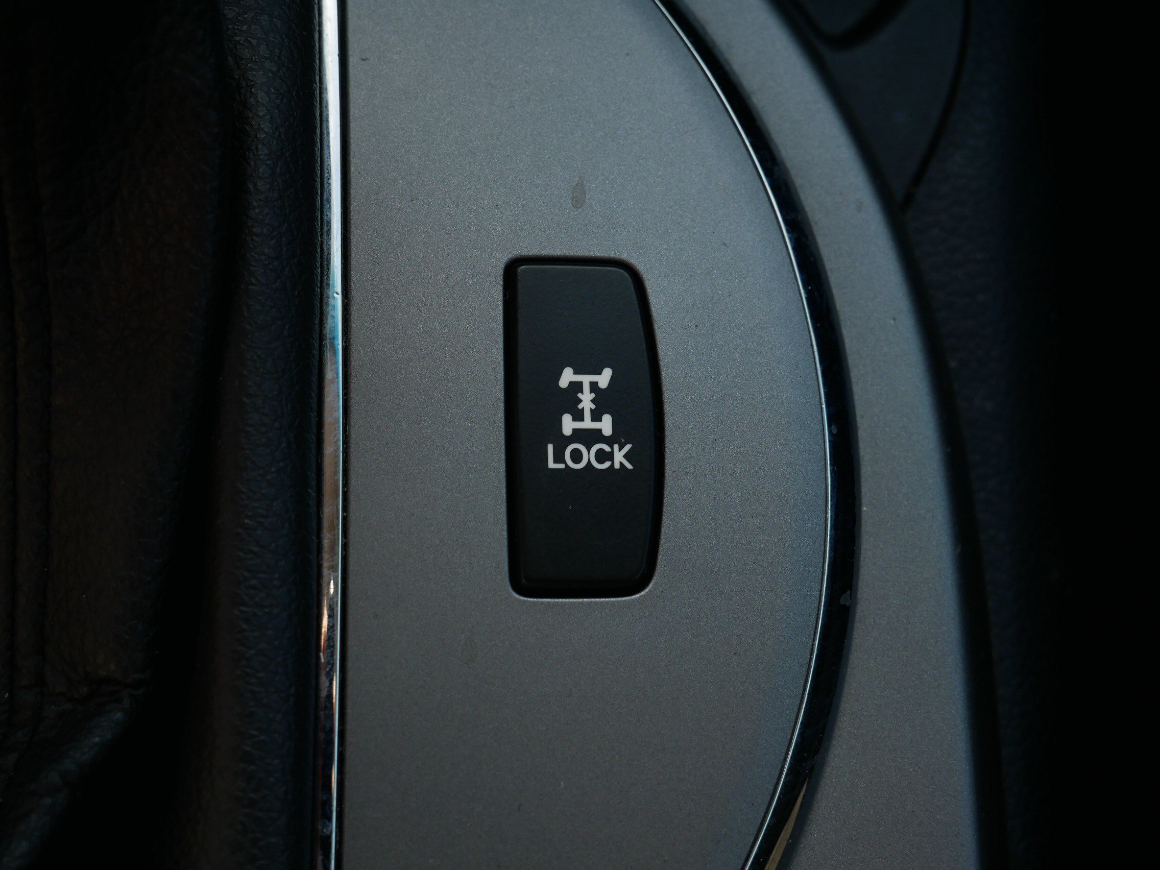 Used 2015 Mineral Silver Kia LX image 33