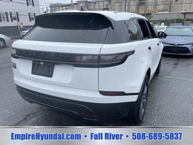 Used 2025  Land Rover Dynamic SE image 8