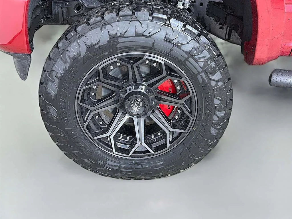 New 2025 Rapid Red Metallic Tinted Clearcoat Ford XLT image 19