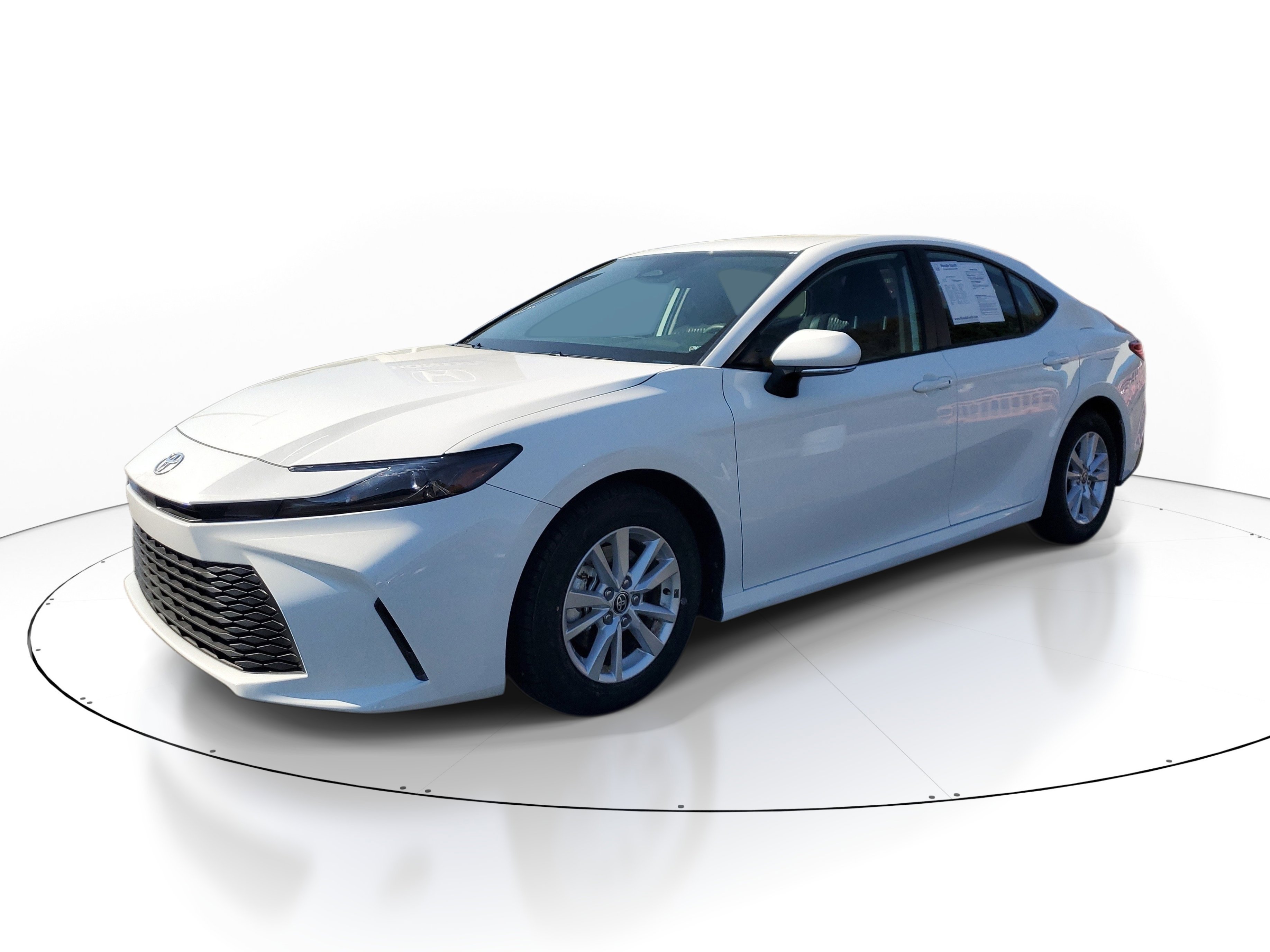 Used 2025 Ice Toyota LE image 3