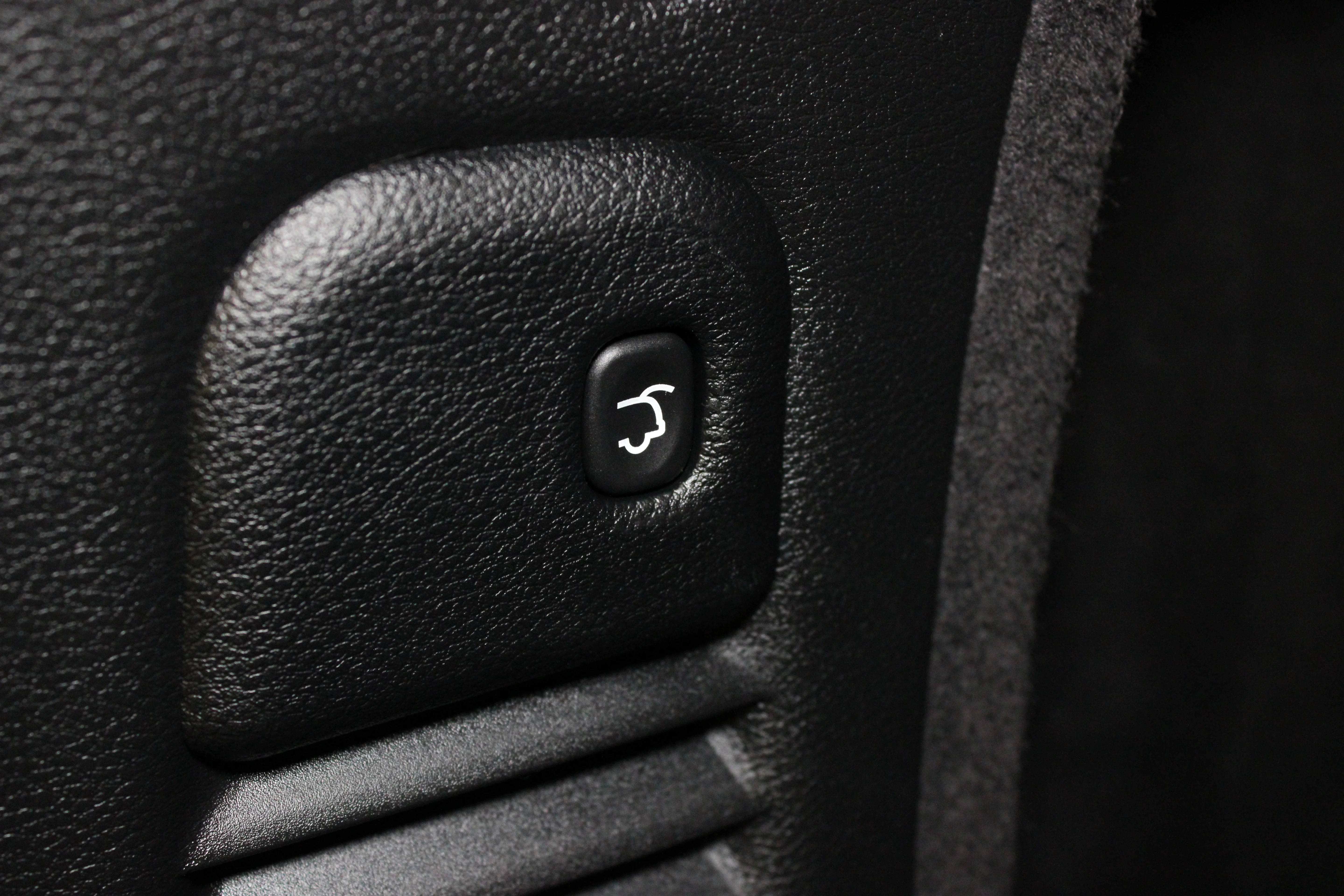 Used 2025 Vapor Gray Dodge R/T Plus image 13