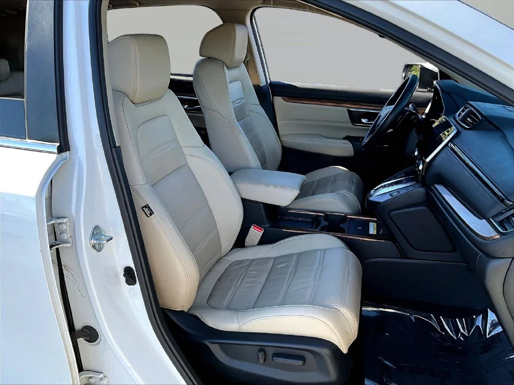 Used 2021 White Honda Touring image 30