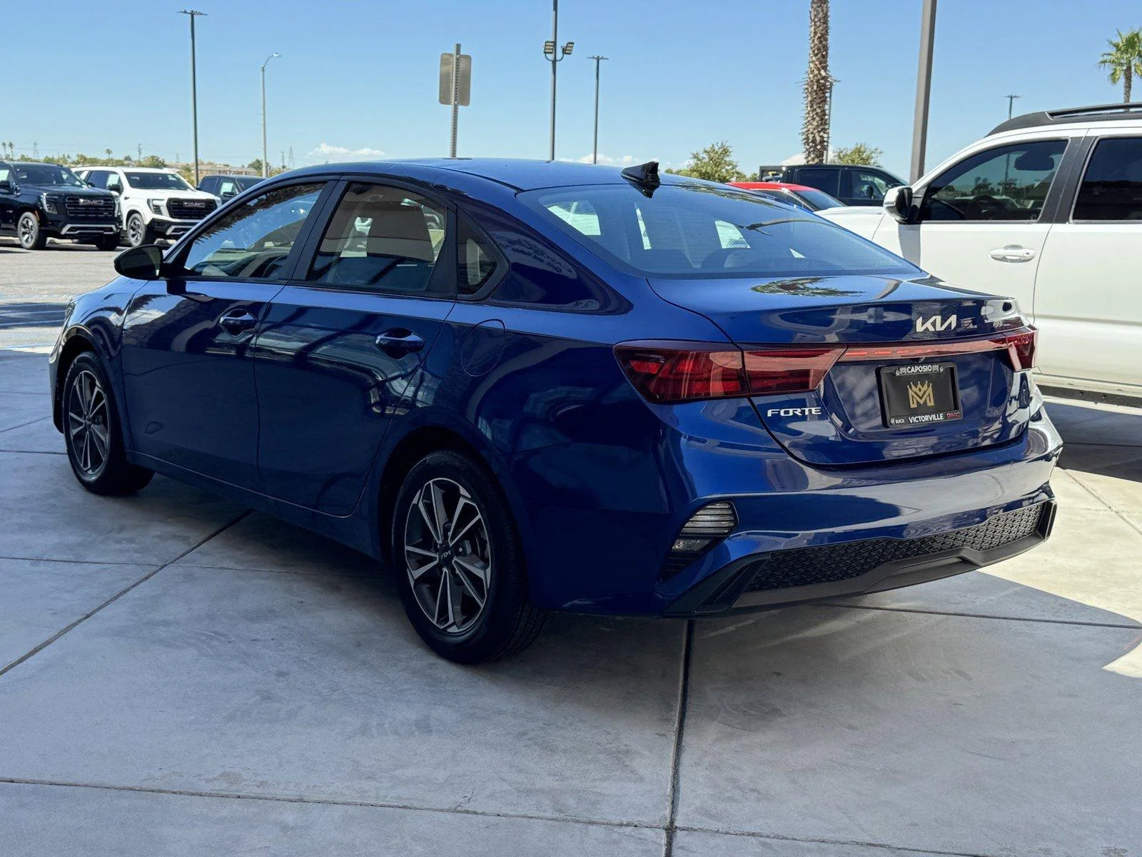 Used 2022 Deep Sea Blue Kia LXS image 3