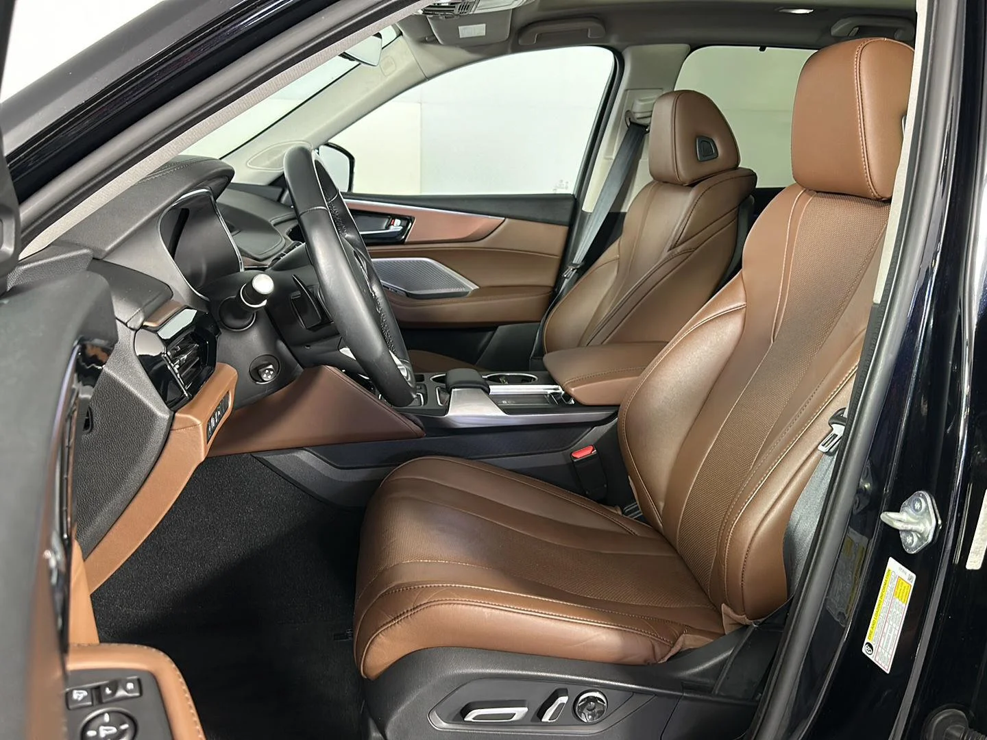 Used 2022 Majestic Black Pearl Acura SH-AWD w/Tech image 9