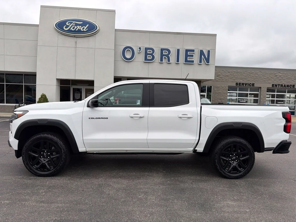Used 2024 Summit White Chevrolet Z71 image 2