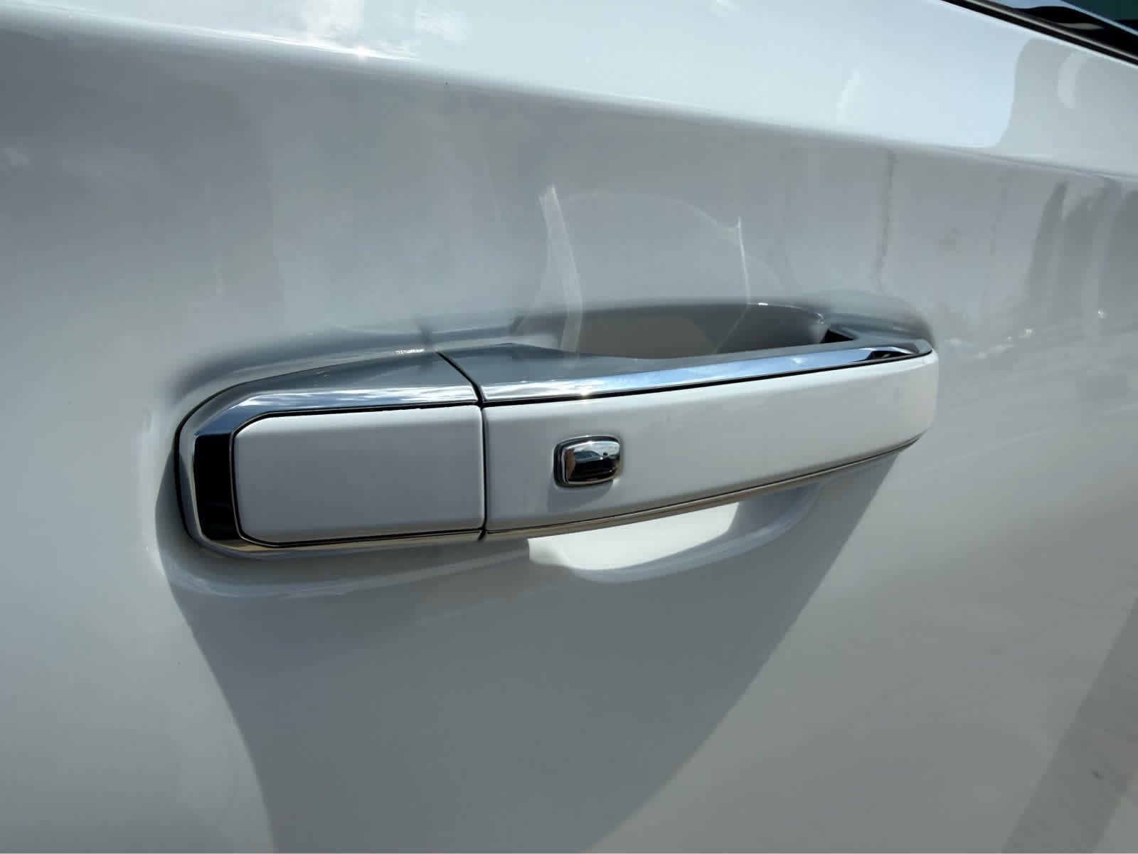 Used 2024 Summit White Chevrolet Premier image 17