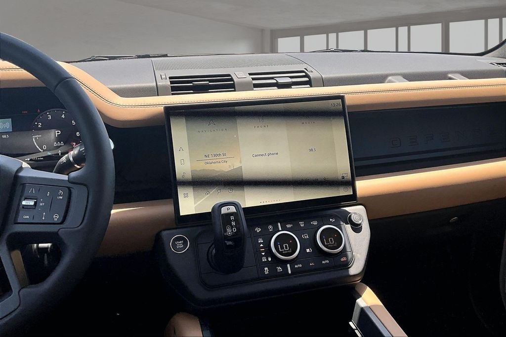 New 2026 Fuji White LAND ROVER S image 7