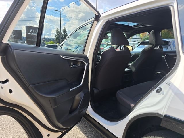 2023 Toyota RAV4 SE - Photo 15