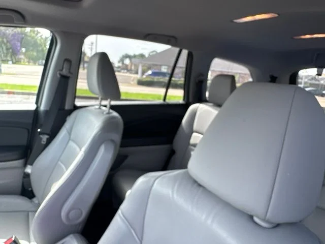 Used 2017 Gray Honda EX-L image 5