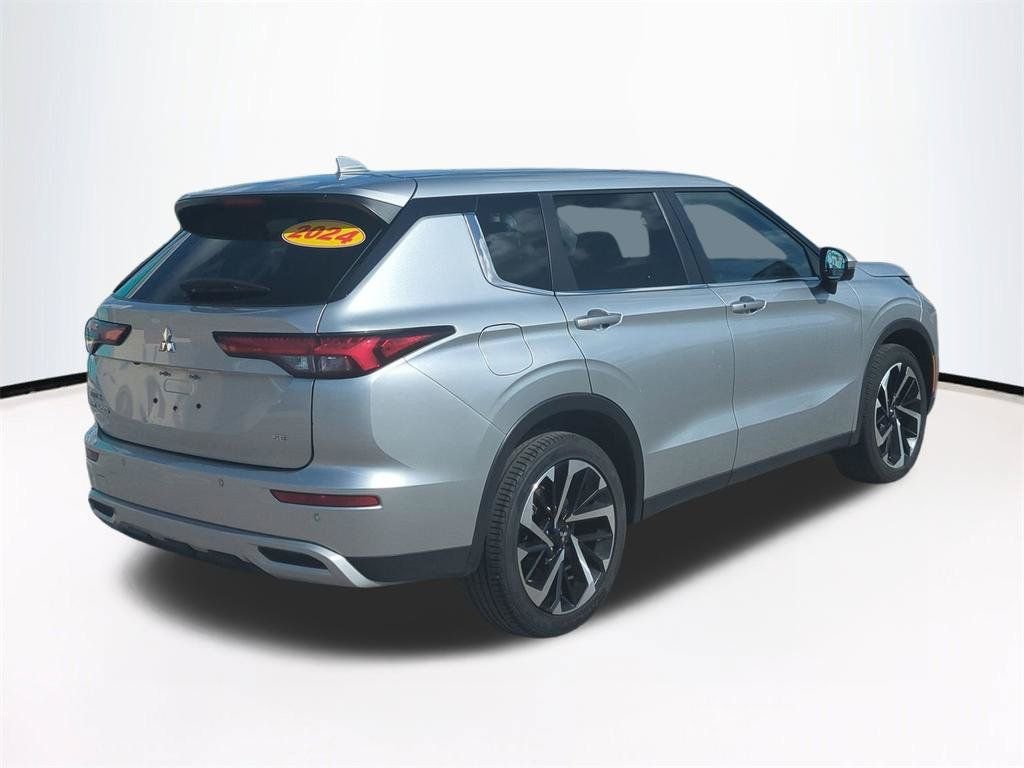 2024 Mitsubishi Outlander SE Black Edition - Photo 5