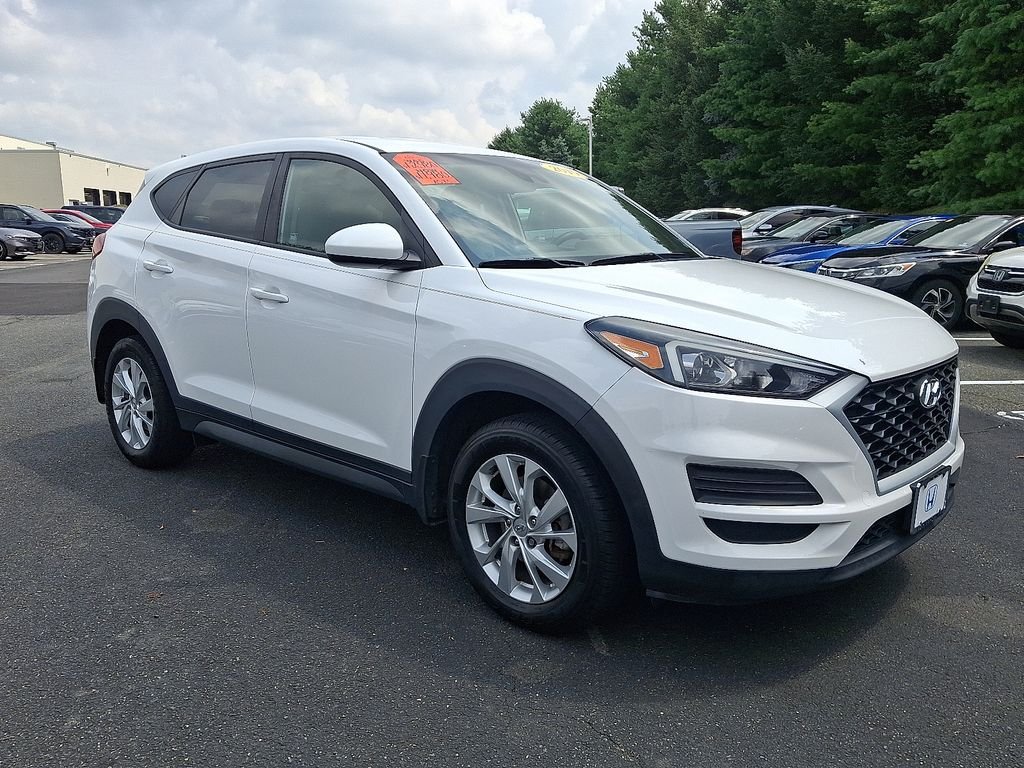 Used 2019 White Hyundai SE image 3