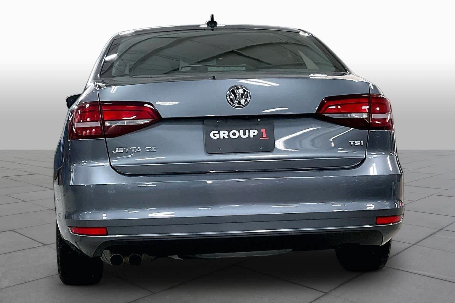 Used 2017 Platinum Gray Metallic Volkswagen 1.4T SE image 5
