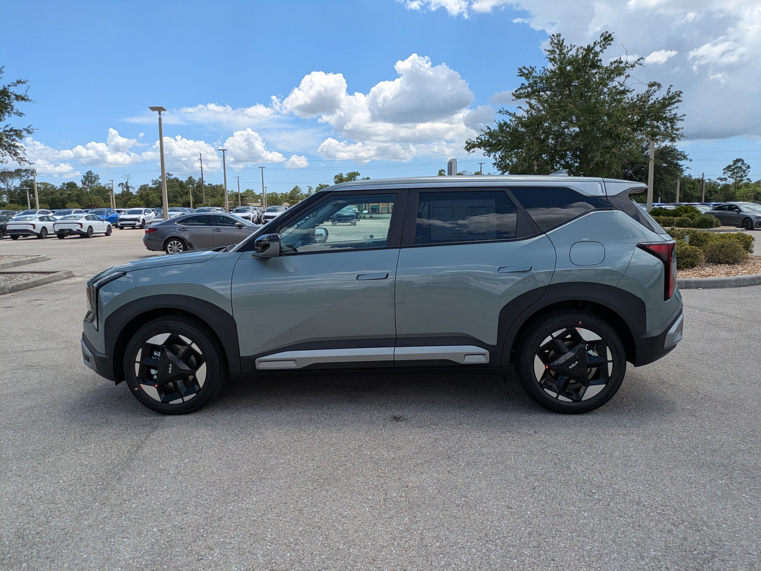 New 2027 Iceberg Green Kia EX image 8