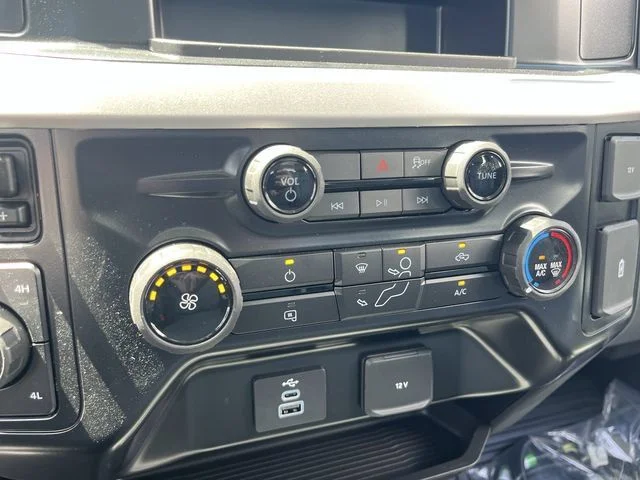 New 2026 Oxford White Ford F-250® XL image 13
