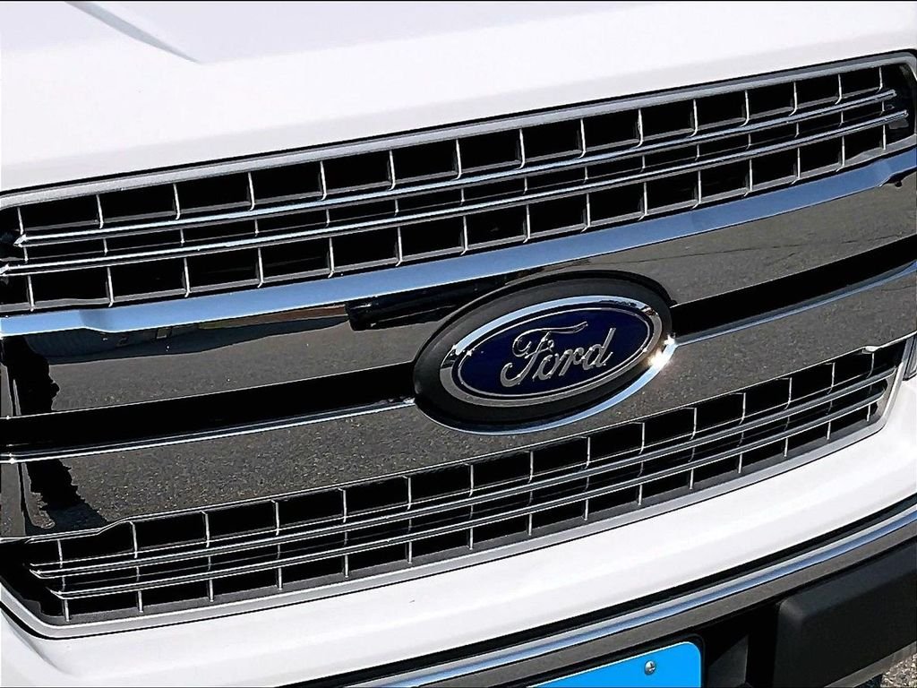 Used 2018 White Ford Lariat image 33
