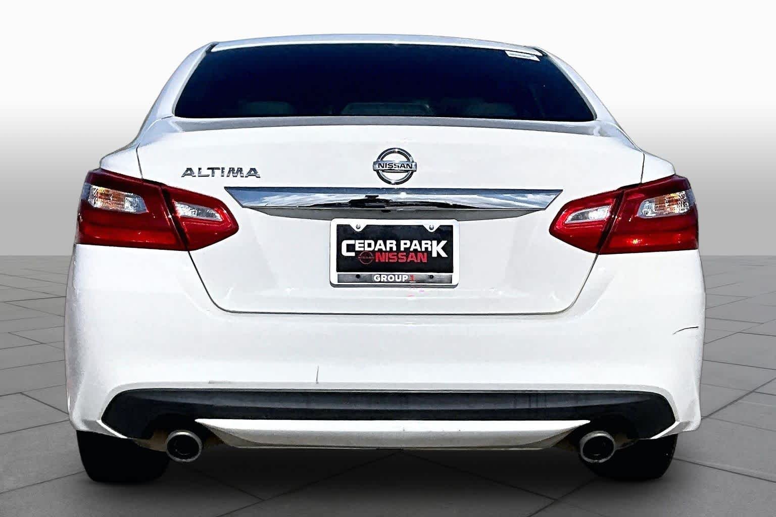 Used 2017 Glacier White Nissan 2.5 S image 5