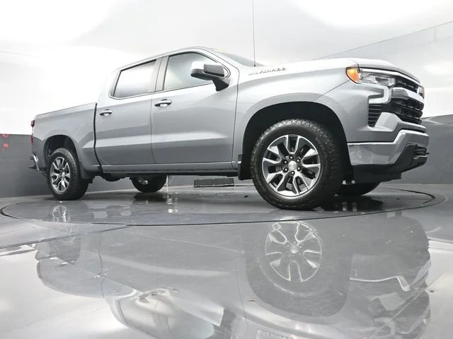 Used 2024 Gray Chevrolet LT image 37
