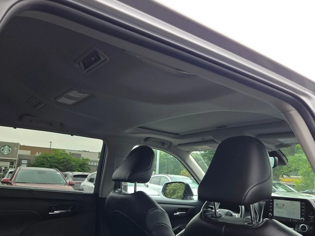 Used 2022 Silver Toyota XLE image 10